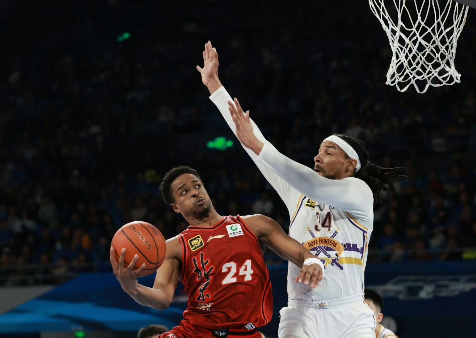 爱游戏在线登录-关于加时末段法兰克福备战CBA季后赛，篮板制胜细节曝光，底气十足，控场能力受关注的信息