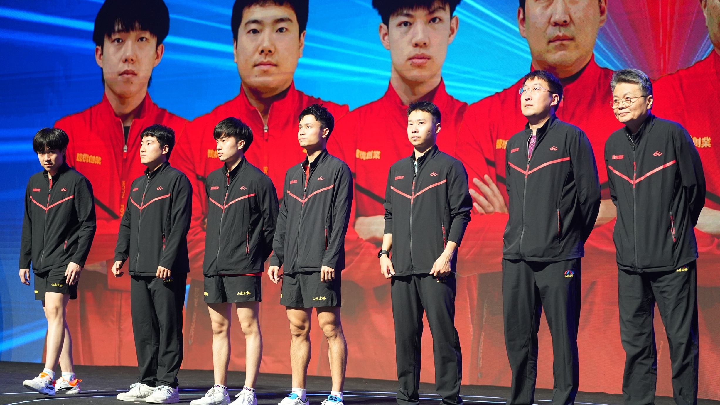 爱游戏全站-足总杯赛程吃紧，山东男篮关键时刻临场应变，悬念犹存，高层口径保持一致的简单介绍